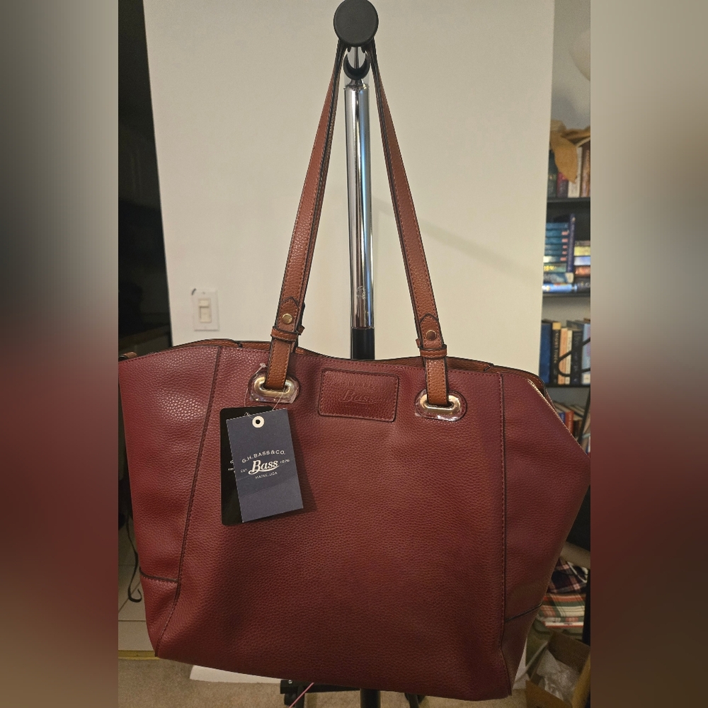 NWT G.H. Bass & Co Burgundy Tote Bag (3 in 1)
